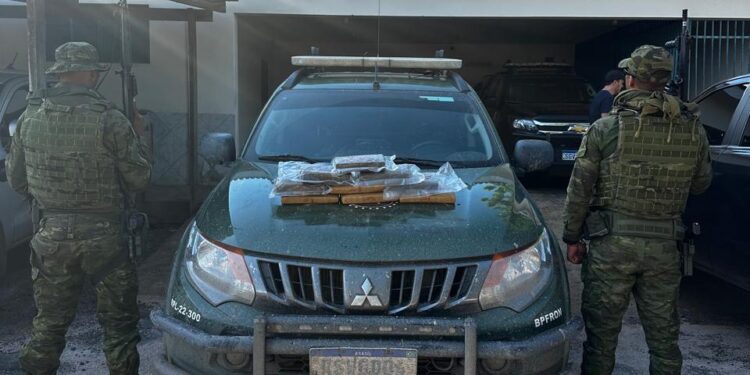 Operação Madeira-Mamoré apreende quase 9 kg de maconha após perseguição em Guajará-Mirim