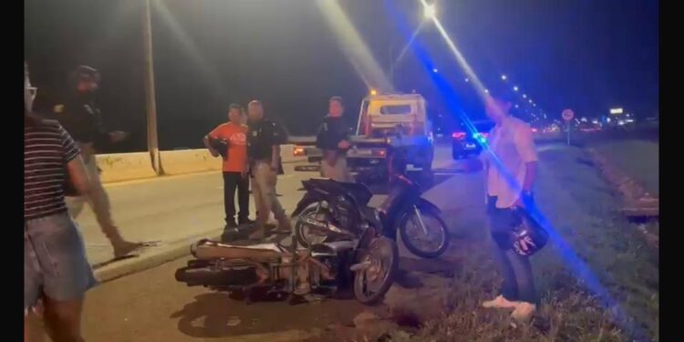 Duas mulheres ficam gravemente feridas após colisão entre motos na BR-364