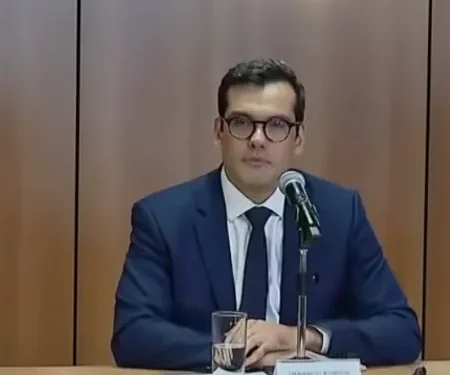 Correios vão estimular demissão de 15 mil funcionários até 2027